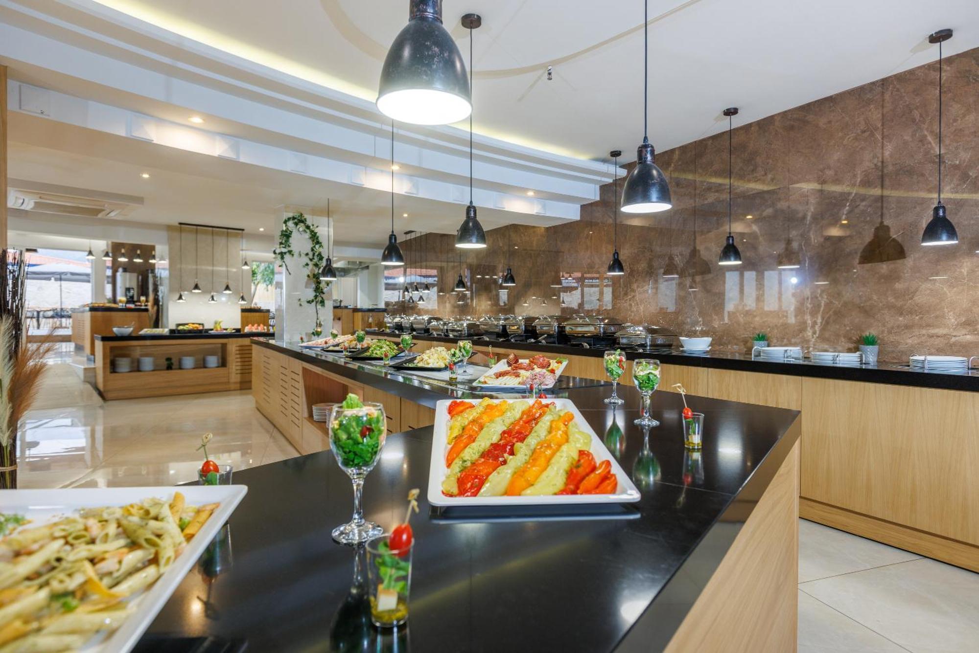 Malia Bay Beach Hotel & Bungalows 외부 사진