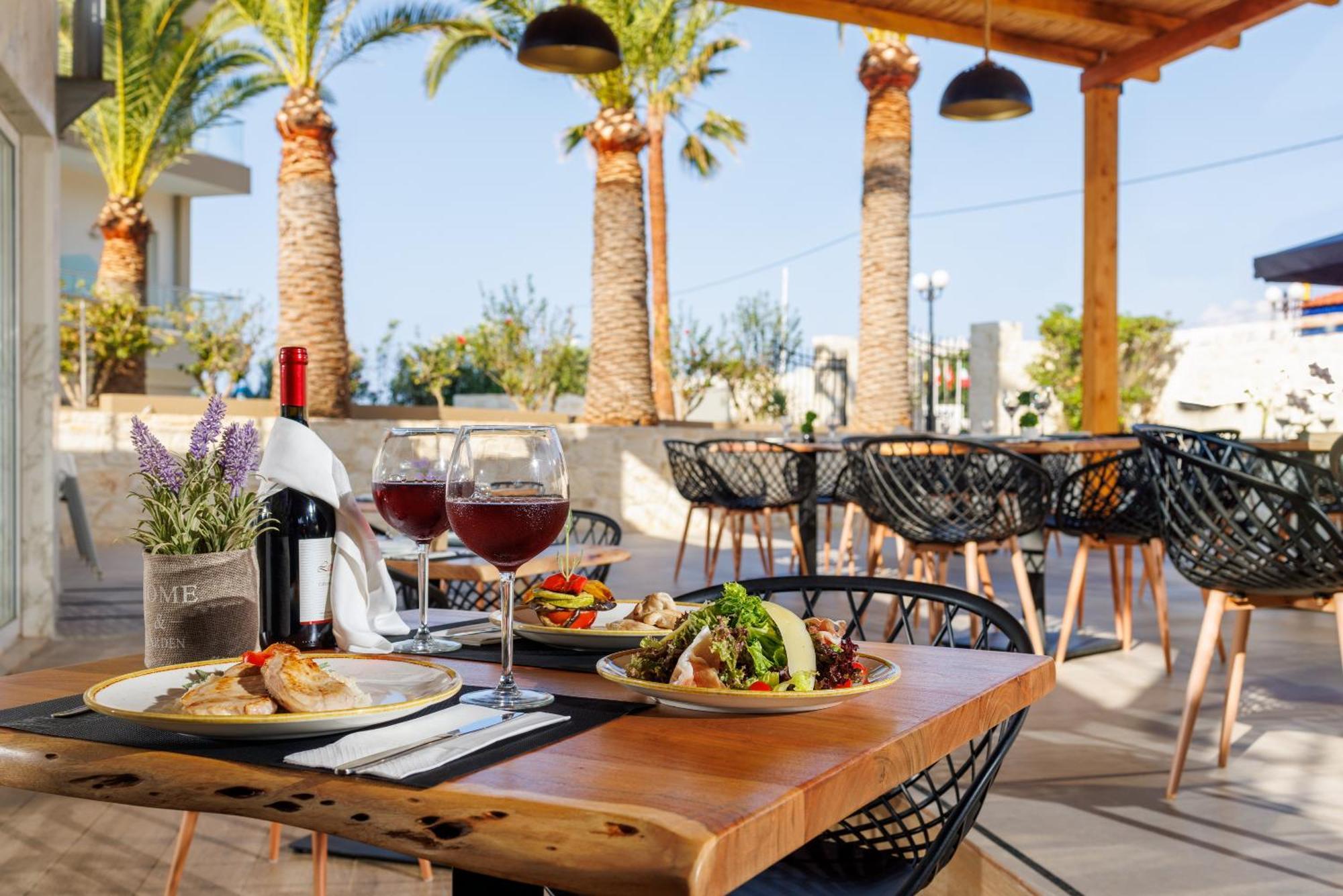 Malia Bay Beach Hotel & Bungalows 외부 사진