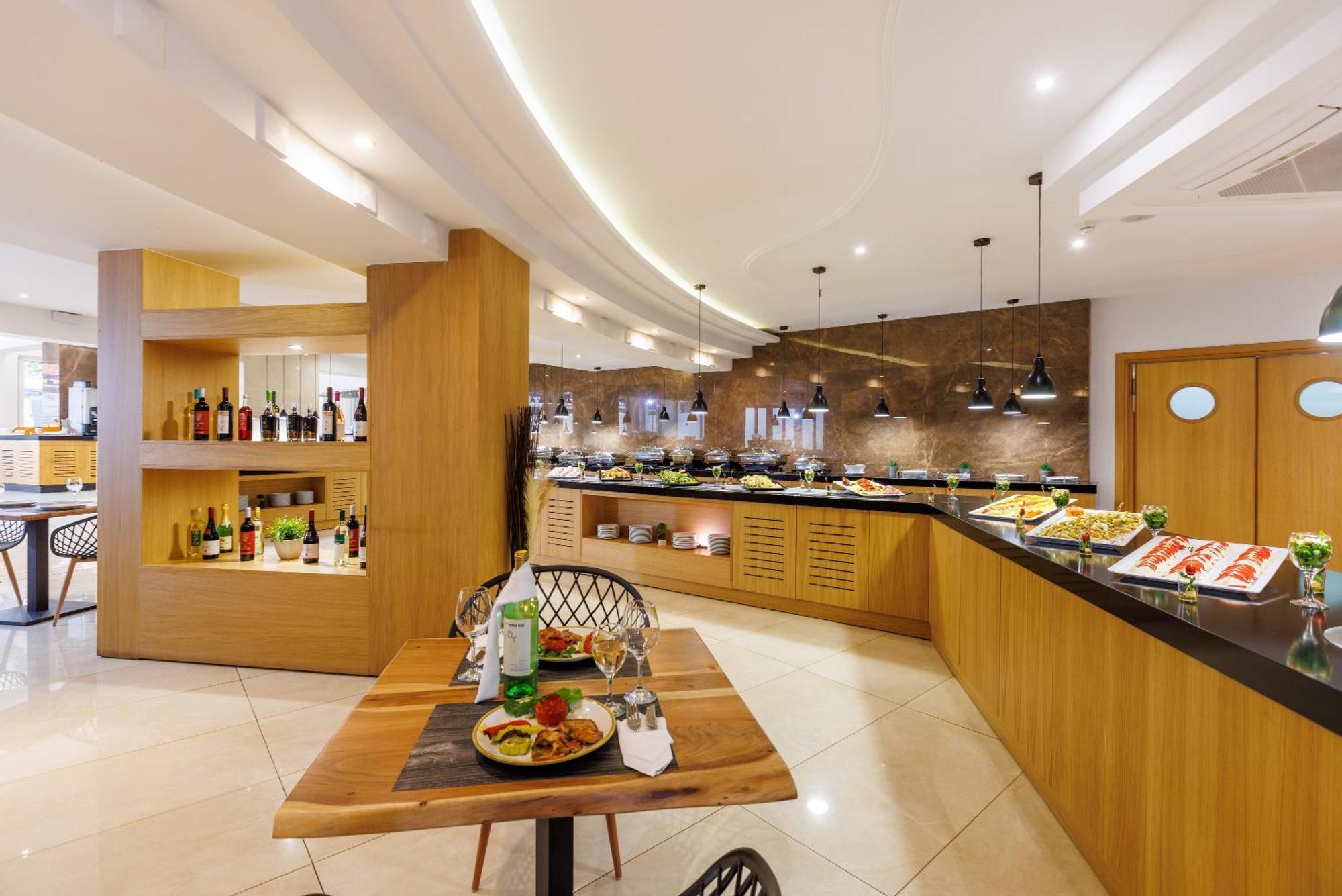 Malia Bay Beach Hotel & Bungalows 외부 사진