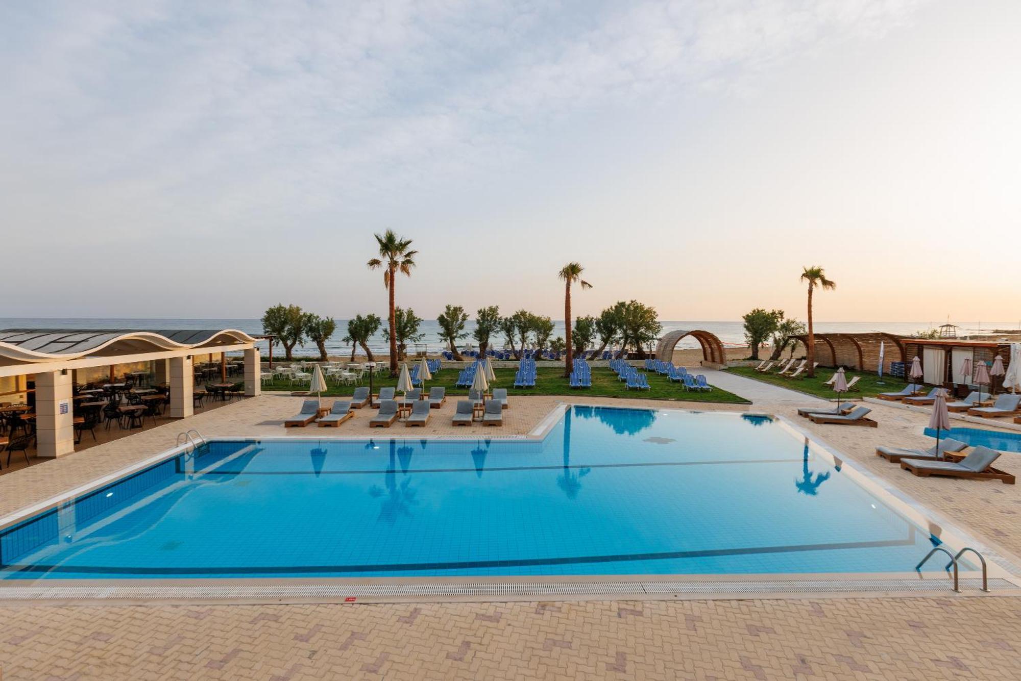 Malia Bay Beach Hotel & Bungalows 외부 사진