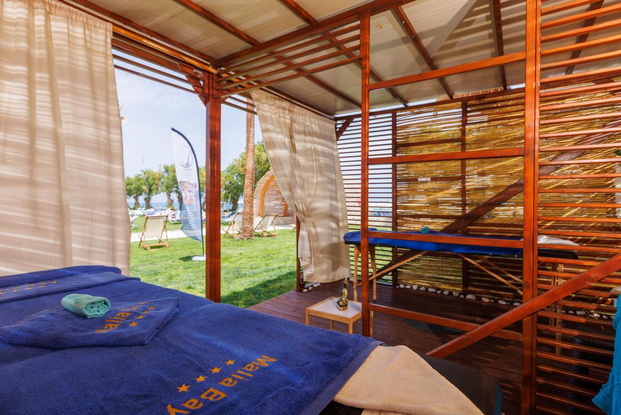 Malia Bay Beach Hotel & Bungalows 외부 사진