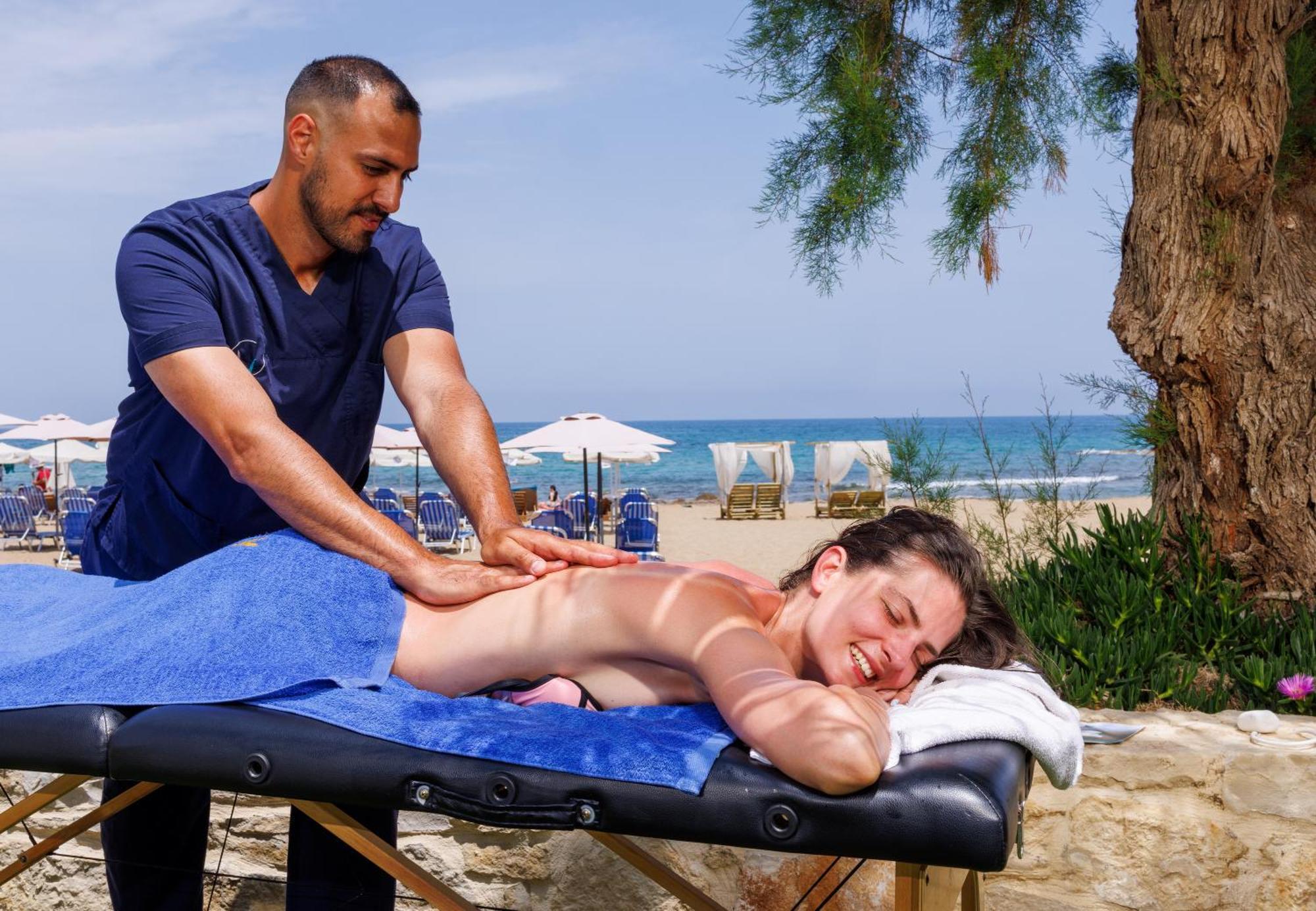 Malia Bay Beach Hotel & Bungalows 외부 사진