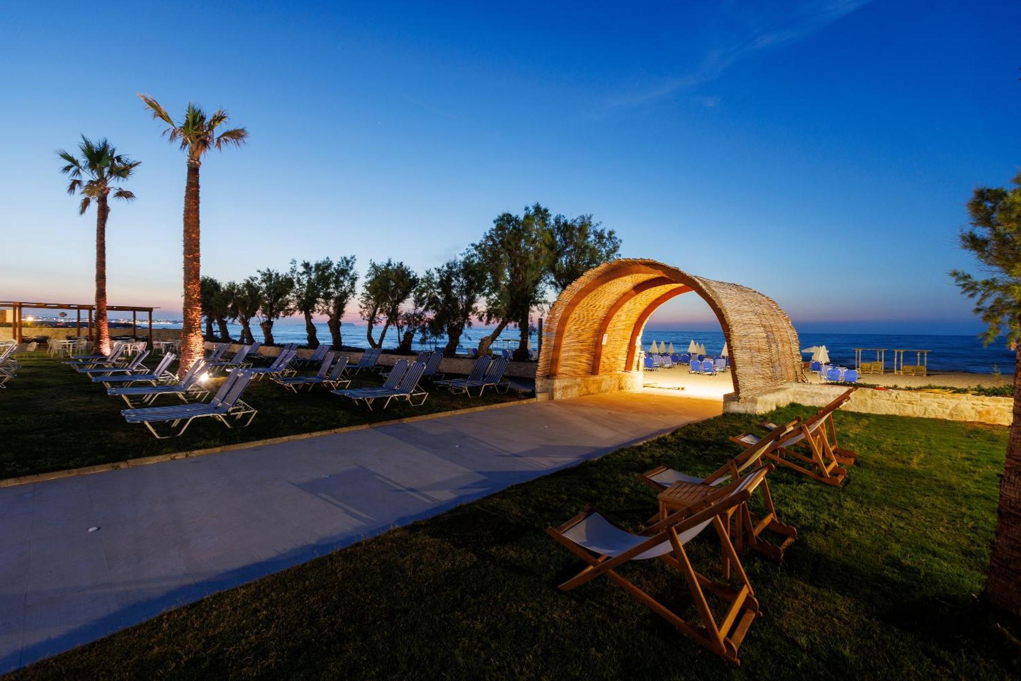Malia Bay Beach Hotel & Bungalows 외부 사진