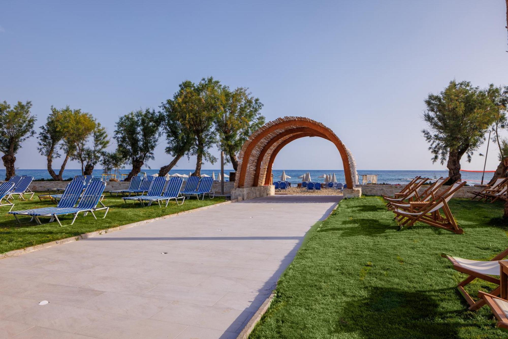 Malia Bay Beach Hotel & Bungalows 외부 사진