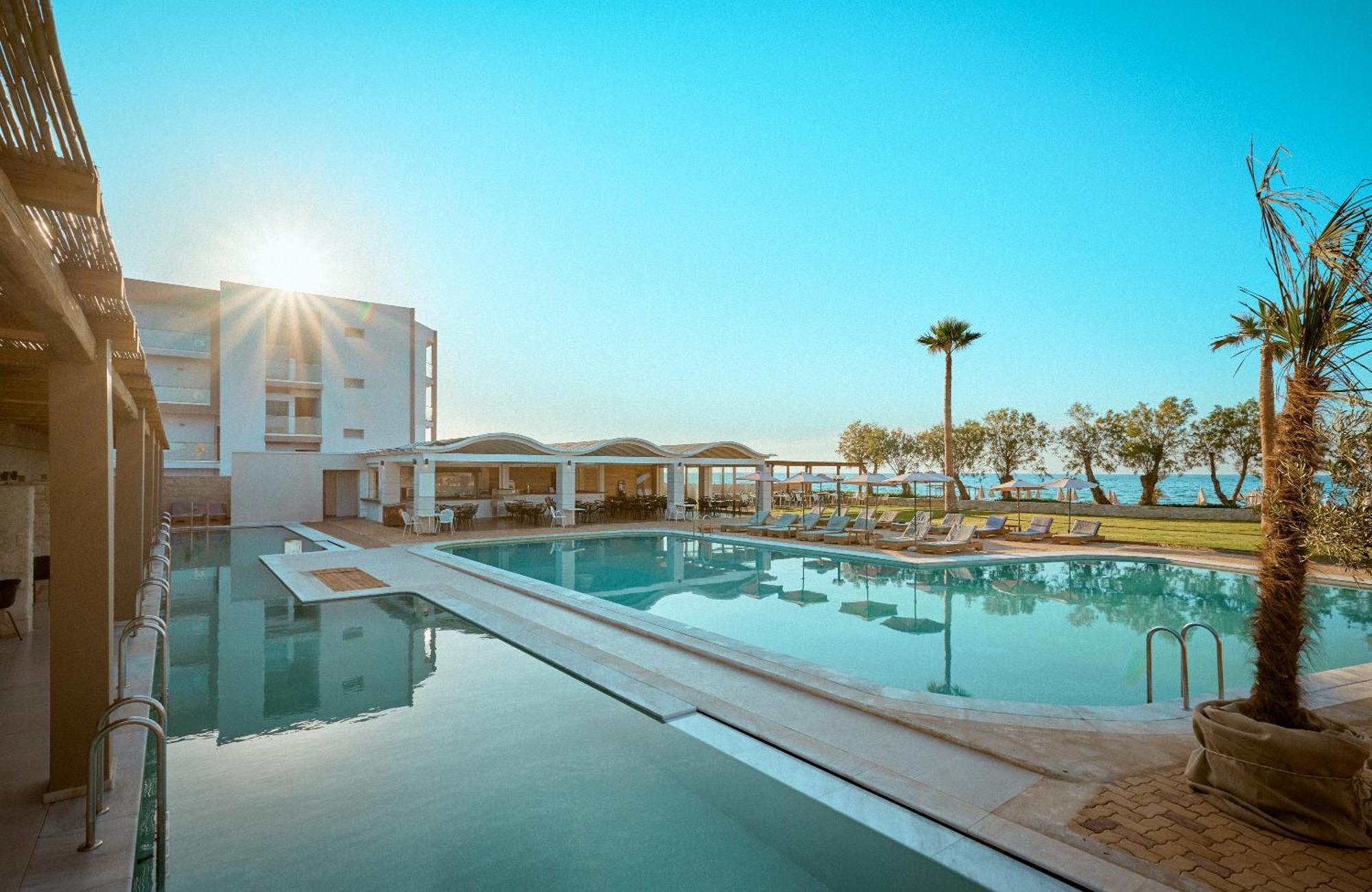 Malia Bay Beach Hotel & Bungalows 외부 사진