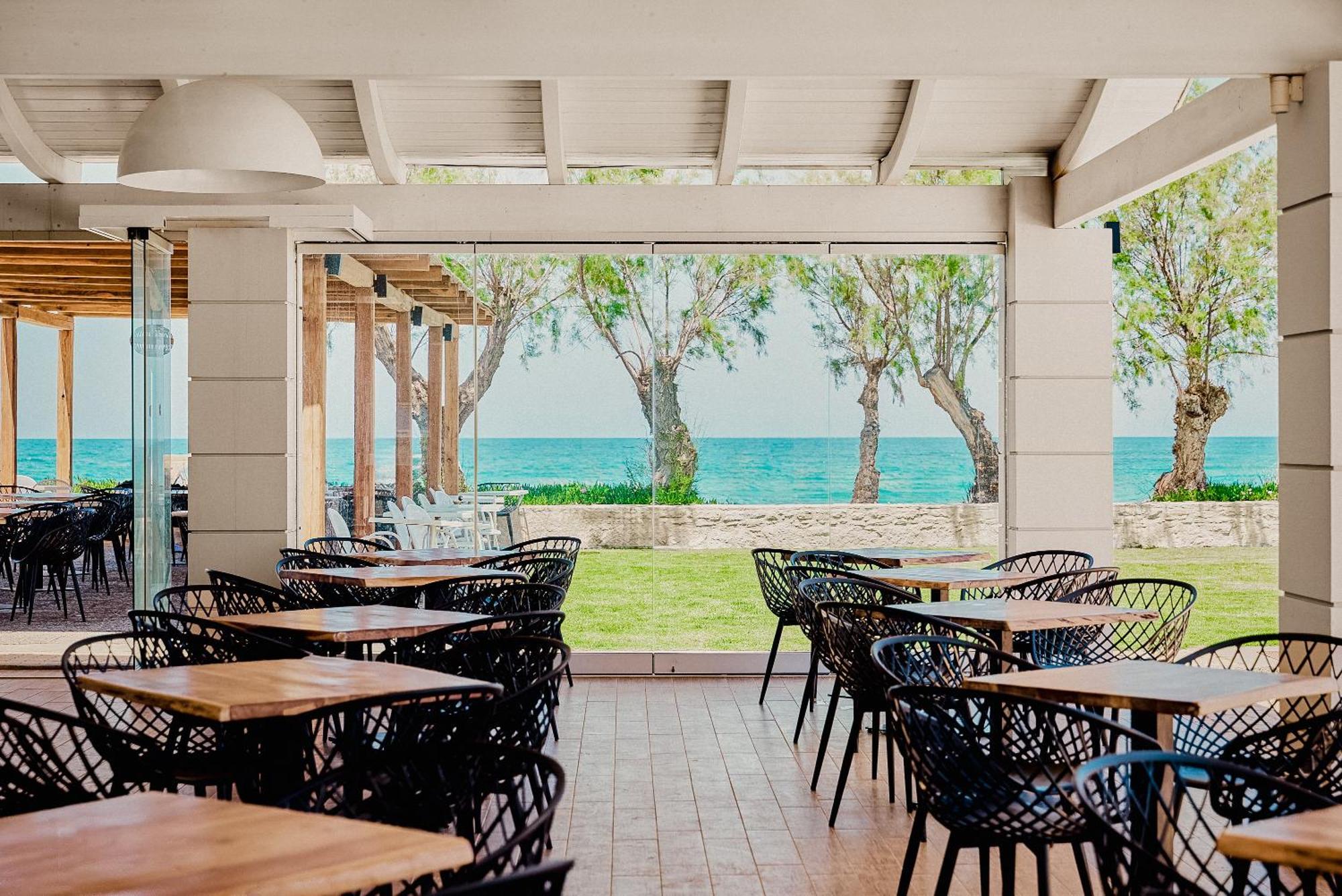 Malia Bay Beach Hotel & Bungalows 외부 사진